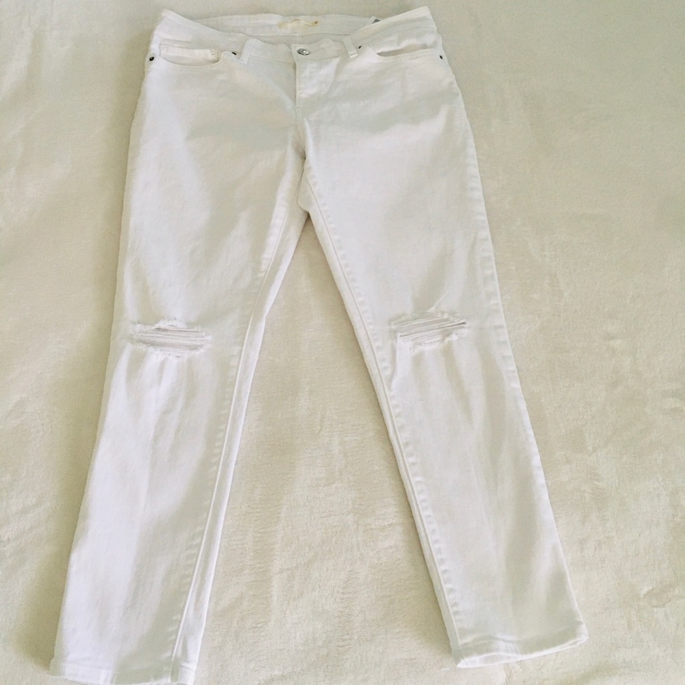 Skinny distressed Levis jeans